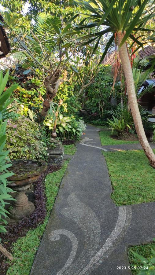 Yoga Homestay Ubud Exterior photo